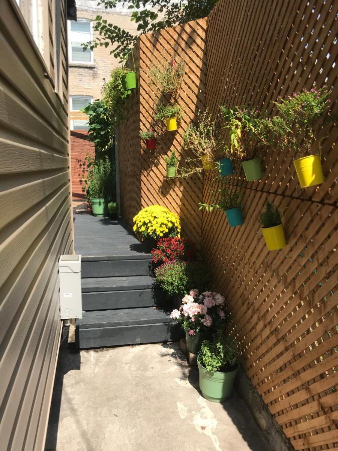 Love-Nest With Private Hot Tub Toronto Exterior photo